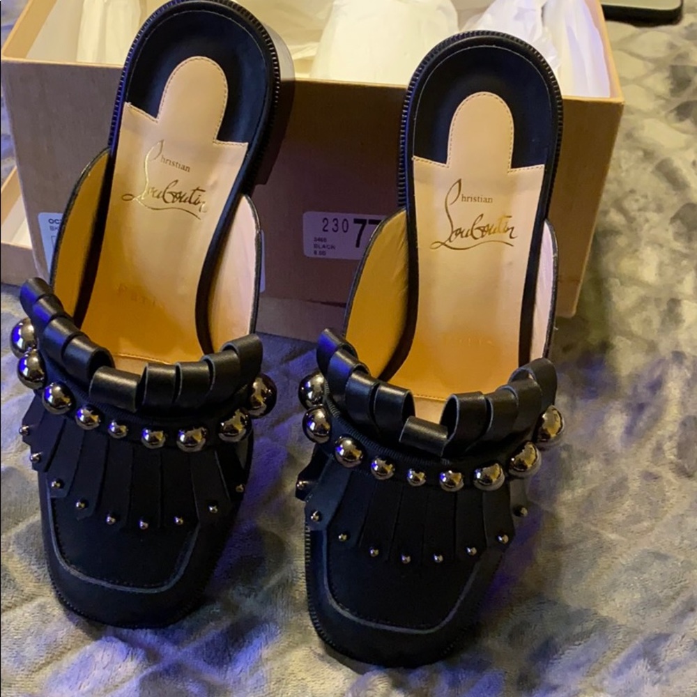 I DO LOUBOUtin!!